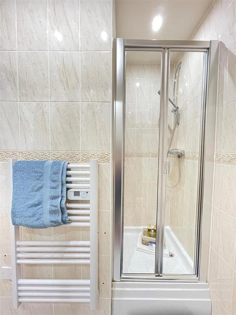 Holiday Home Свонсі Екстер'єр фото